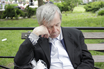 man-sleeping-narcolepsy