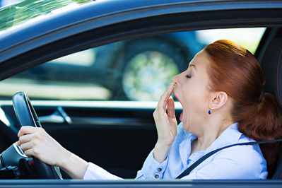 woman-driving-while-tired