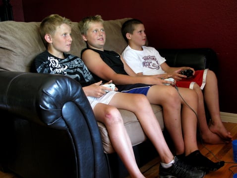 teenage-boys-video-game-sleep teenage-boys-video-game-sleep