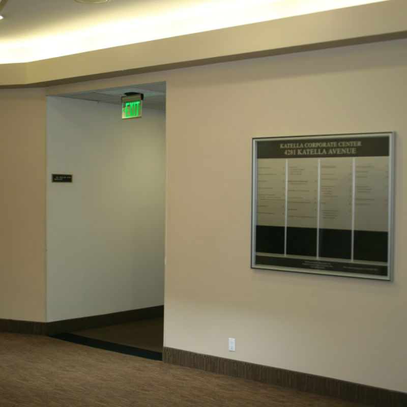 Los_Alamitos_7-11-2016_-_Lobby.jpg