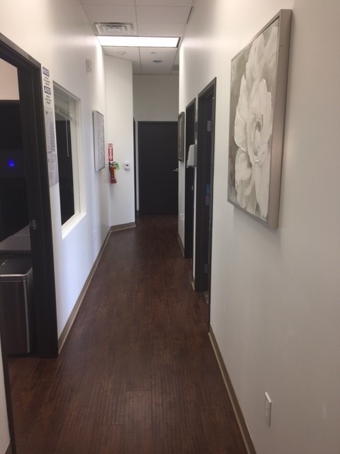 Pasadena_sleep_center_hall-153736-edited.jpg
